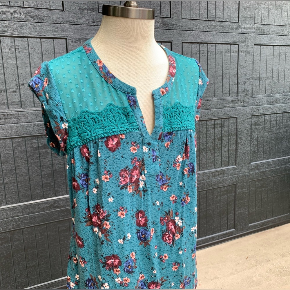 Floral crochet sheer top very soft